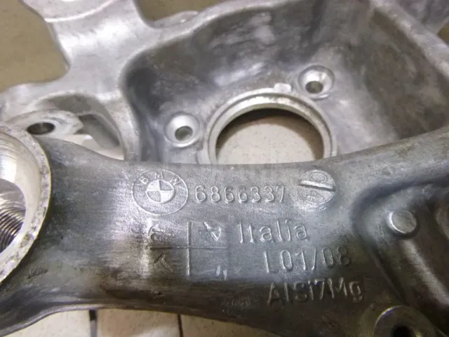 Кулак поворотный задний левый для  Alfa Romeo GTV 1995-2005