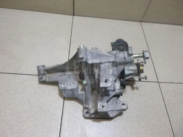 Насос водяной (помпа) для  Ford Focus I 1998-2005
