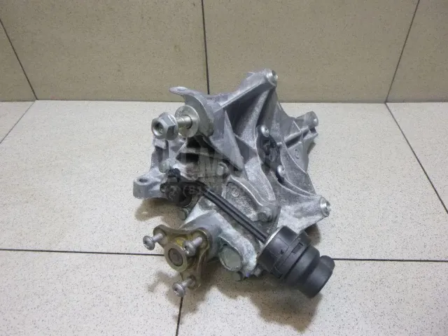 Насос водяной (помпа) для  Ford Focus I 1998-2005