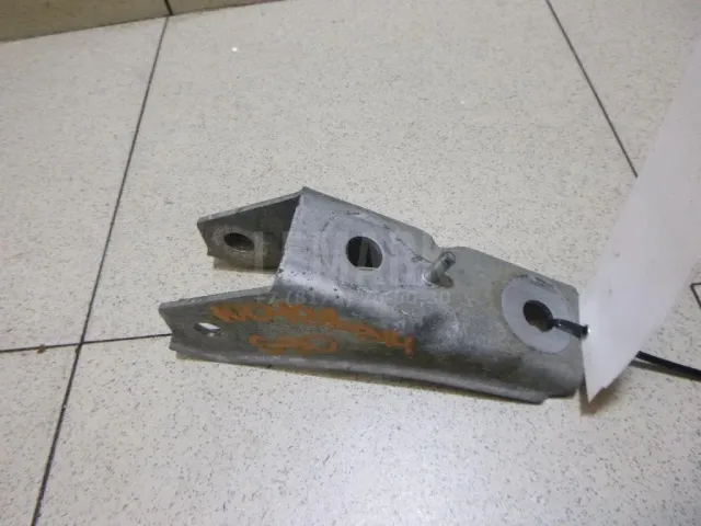 Кронштейн задней балки для  Audi A3 (8L1) 1996-2003
