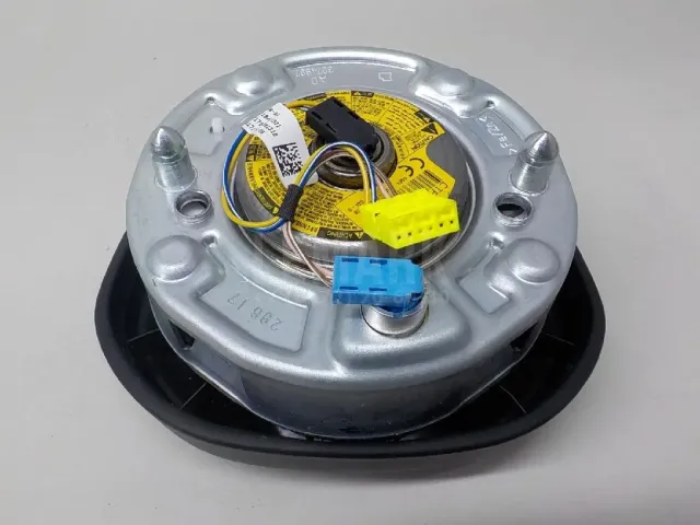 Подушка безопасности в рулевое колесо для  Audi 80/90 [B2] 0-1986