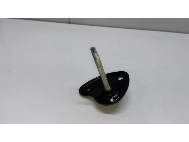 Ответная часть замка капота