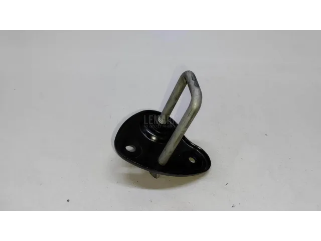 Ответная часть замка капота