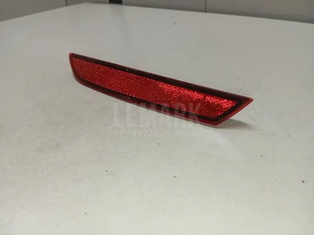 Отражатель в бампер задний правый для  Audi A8 [4D] 1999-2002