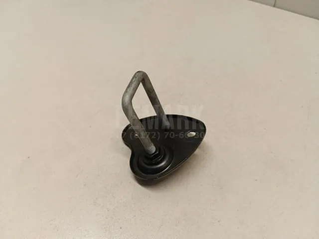Ответная часть замка капота