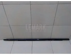 Накладка стекла заднего правого