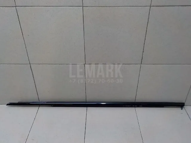 Накладка стекла переднего левого