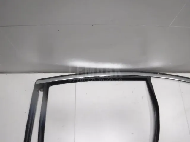Уплотнитель стекла двери для  Audi A4 [B6] 2000-2004