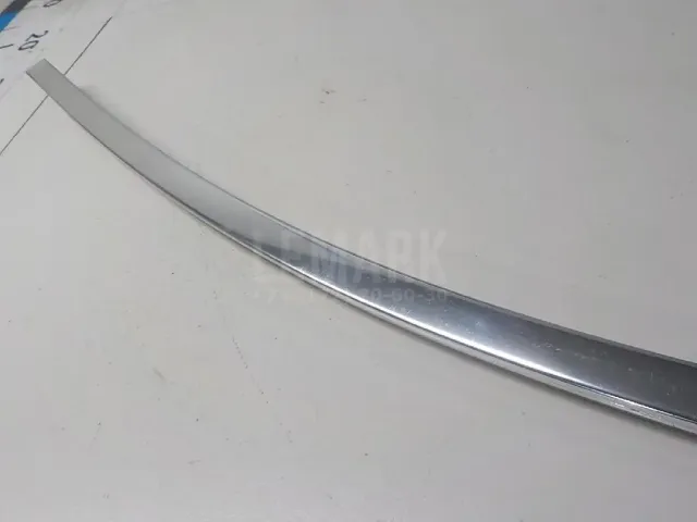 Накладка двери передней левой