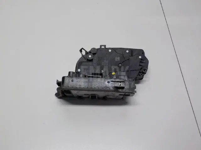 Замок двери передней правой для  BMW 7-serie E38 1994-2001