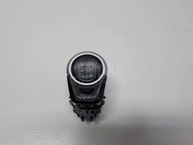 Кнопка запуска двигателя