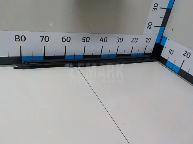 Накладка стекла заднего левого