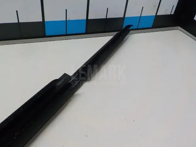 Накладка стекла заднего правого для  Ford Mondeo V 2015-2022