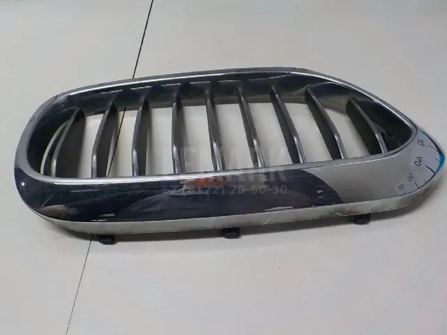 Решетка радиатора правая для  Alfa Romeo GTV 1995-2005
