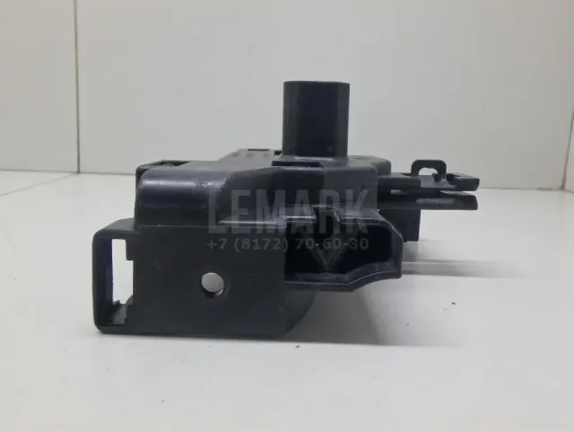 Кронштейн радиатора для  Ford Kuga 2008-2012