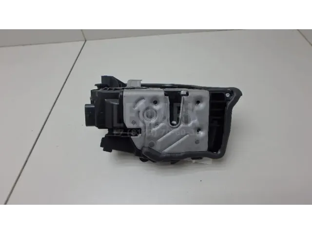 Замок двери передней правой для  Audi Q3 (8U) 2012-2018