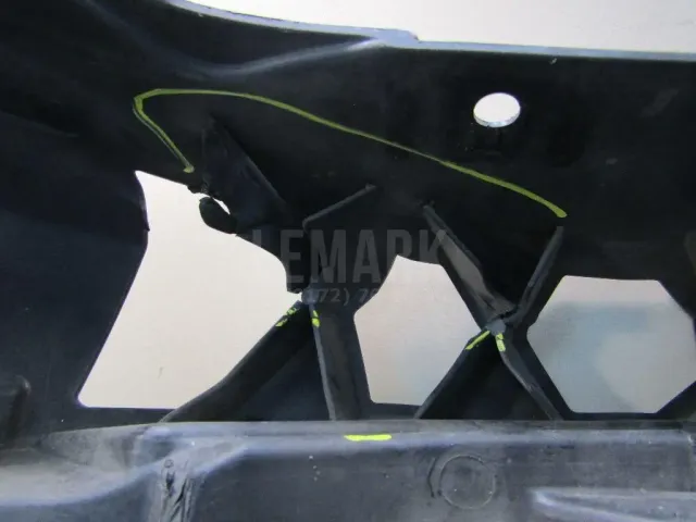 Кронштейн переднего бампера правый для  Dodge Charger 2010