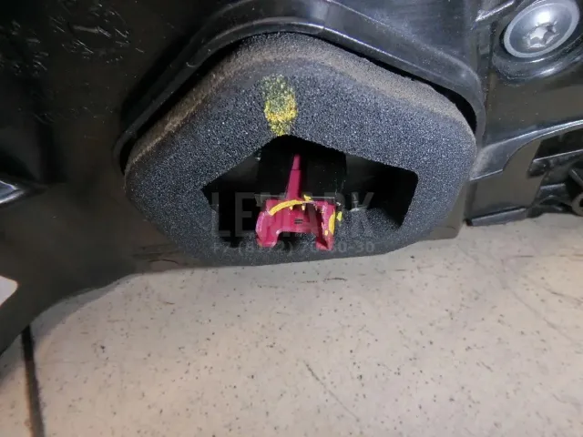Фонарь задний наружный правый