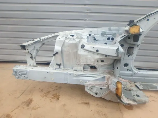 Лонжерон передний правый для  Ford Mondeo I 1993-1996
