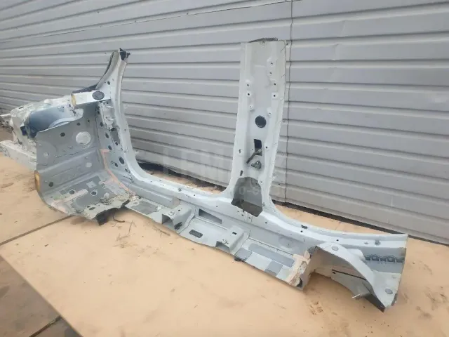 Порог со стойкой правый для  Chevrolet Evanda 2004-2006