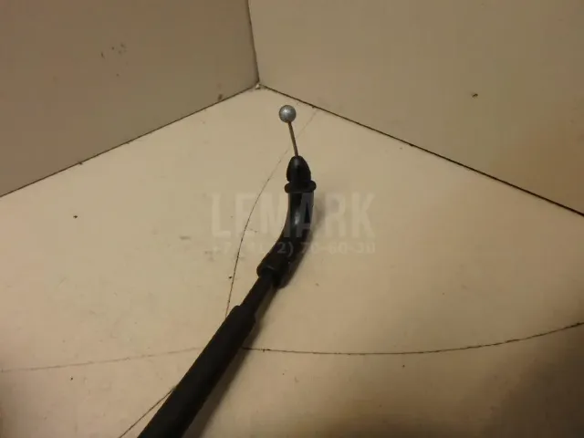 Трос открывания капота