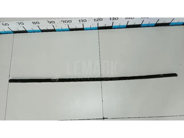 Накладка стекла заднего левого
