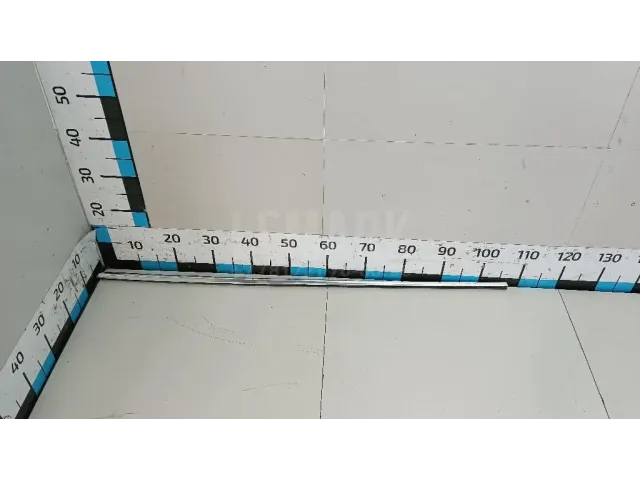 Накладка стекла заднего левого