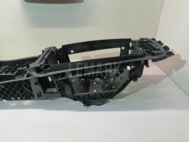 Кронштейн крепления подлокотника для  Cadillac CTS 2013-2019