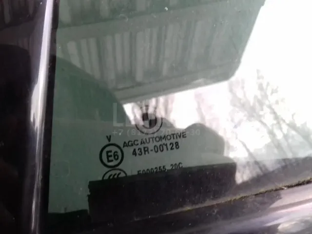 Накладка стекла заднего левого