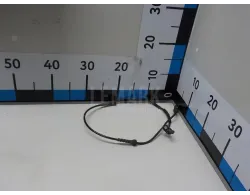 Датчик ABS передний
