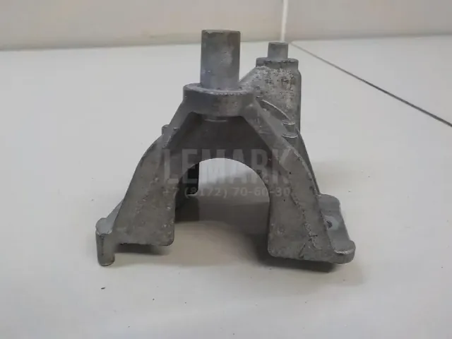 Кронштейн крепления заднего стабилизатора для  Chery Amulet (A15) 2006-2012