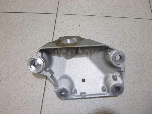 Кронштейн двигателя левый для  Chrysler Sebring/Dodge Stratus 2001-2007