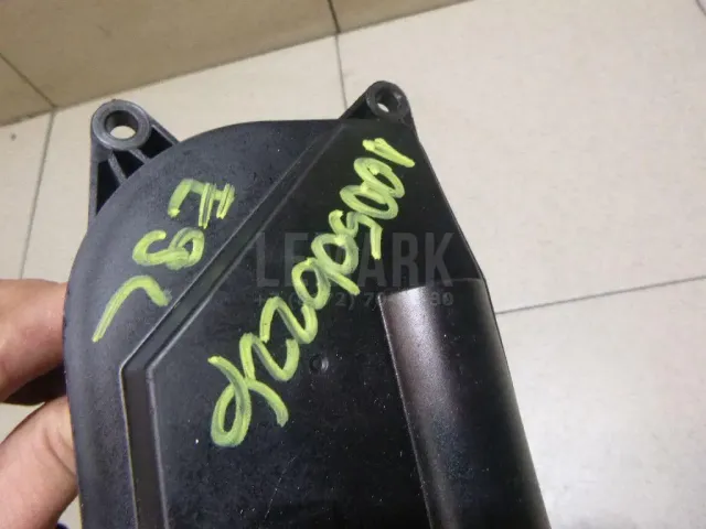 Механизм изменения длины впускного коллектора для  Chrysler Sebring/Dodge Stratus 2001-2007