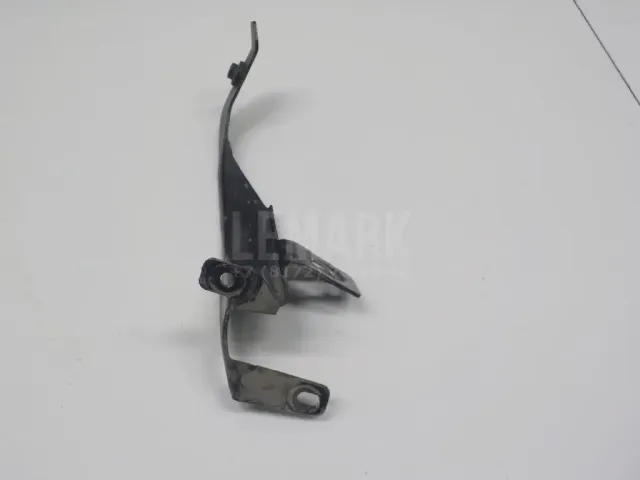 Кронштейн крепления крыла для  Chrysler Sebring/Dodge Stratus 2001-2007