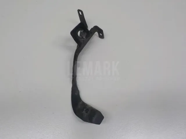 Кронштейн крепления крыла для  Chrysler Sebring/Dodge Stratus 2001-2007