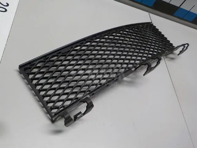 Решетка в бампер центральная для  BMW X5 F15/F85 2013-2018