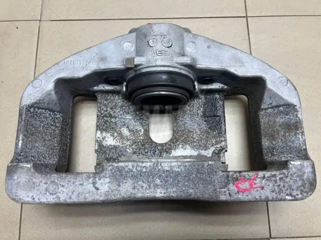 Суппорт тормозной передний правый для  Ford America Focus USA 2004-2007