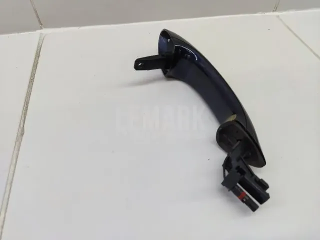 Ручка двери наружная левая для  Ford America Focus USA 2004-2007