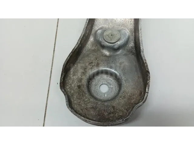 Кронштейн задней балки