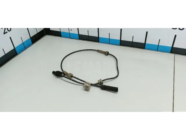 Датчик ABS передний