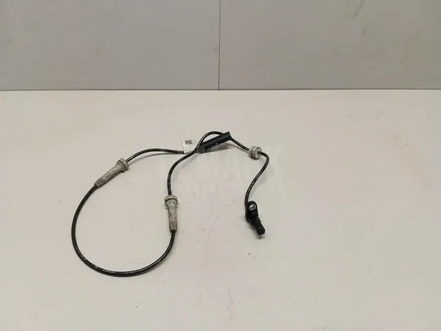 Датчик ABS передний