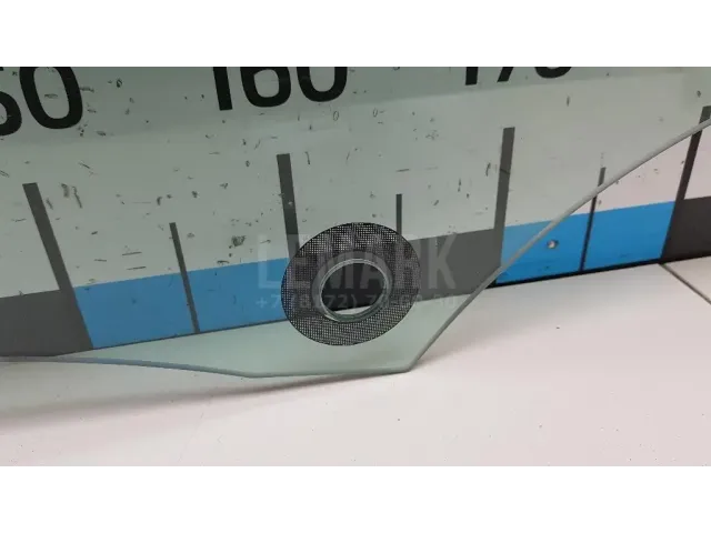 Стекло двери задней левой
