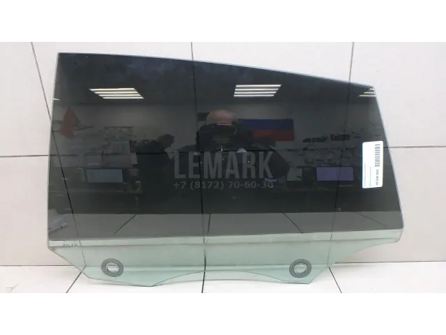 Стекло двери задней левой