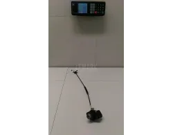 Вставка замка багажника