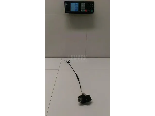 Вставка замка багажника
