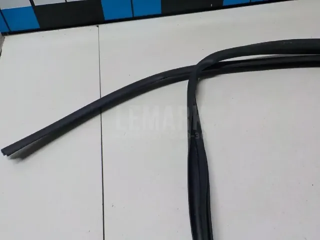 Уплотнитель люка
