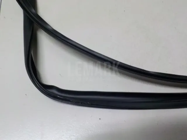 Уплотнитель люка
