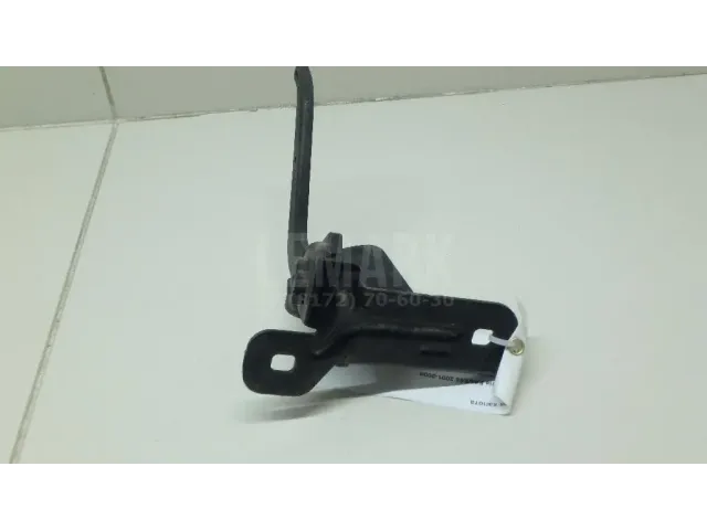 Крючок капота для  BMW 3-serie F30/F31/F80 2011-2020