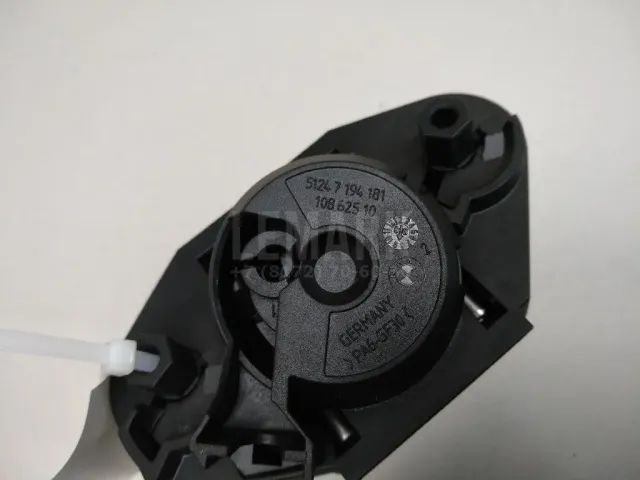 Вставка замка багажника для  BMW 5-serie G30/G31/F90 2017-2023