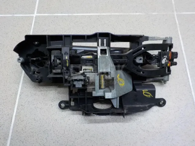 Ручка двери задней наружная левая для  BMW 3-serie E92/E93 2006-2012